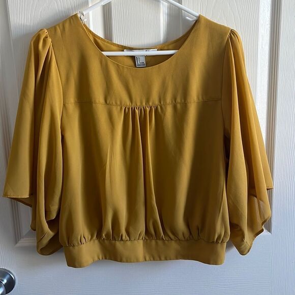 🔹4/$25 — Flowy Mustard Top - Picture 1 of 11